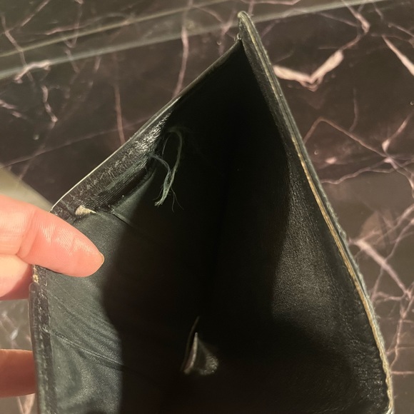 $950 CHANEL Black Caviar-Leather Wallet - Picture 8 of 14